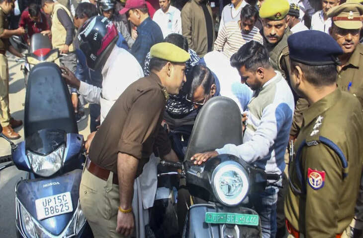 यूपी में होली के चलते पुलिसकर्मियों की छुट्टियां रद्द, DGP ने जारी किए निर्देश