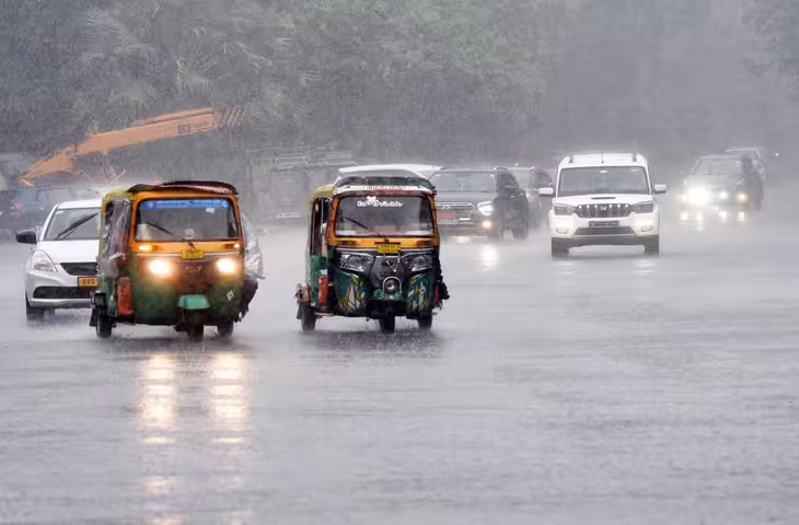 Bihar Weather Today: बिहार के 17 जिलों में आज बारिश का अलर्ट, वज्रपात और मेघगर्जन की चेतावनी