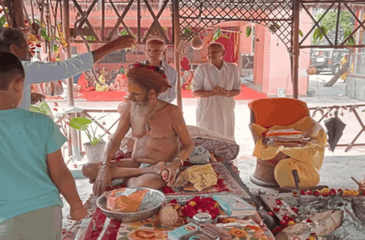 शिवपुरी धाम के महंत सनातनपुरी महाराज का निधन, फुटेज में देंखे आश्रम परिसर में दी गई समाधि