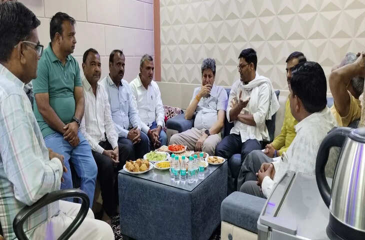 गैंगसा उद्यमियों ने विधायक के सामने रखा संकट, पत्थर उद्योग बंद होने से गहराया संकट