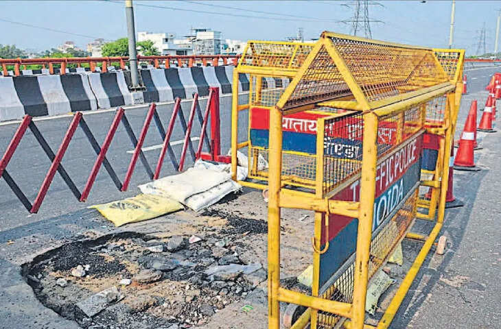 नोएडा एलिवेटेड रोड पर फिर हुआ गड्ढा, सेक्टर-18 जाने वाला रास्ता बंद, एक हफ्ते तक वाहन चालकों की बढ़ेगी परेशानी