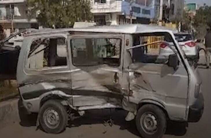 जयपुर में रफ्तार का कहर, तेज रफ्तार इनोवा ने स्कूल वैन को मारी टक्कर, 3 बच्चे घायल, सीसीटीवी में कैद हुआ हादसा