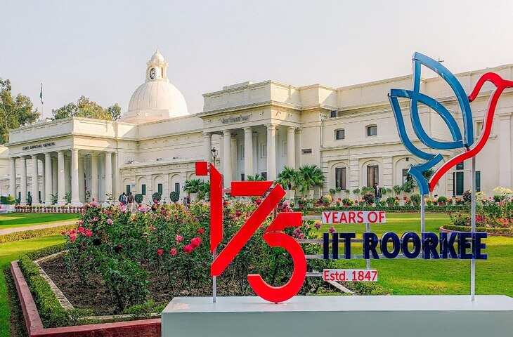 IIT में बढ़ी बेटियों की हिस्सेदारी: 6 साल में महिला छात्रों की संख्या 52% बढ़ी, जानें 2025 में किस IIT में सबसे ज्यादा