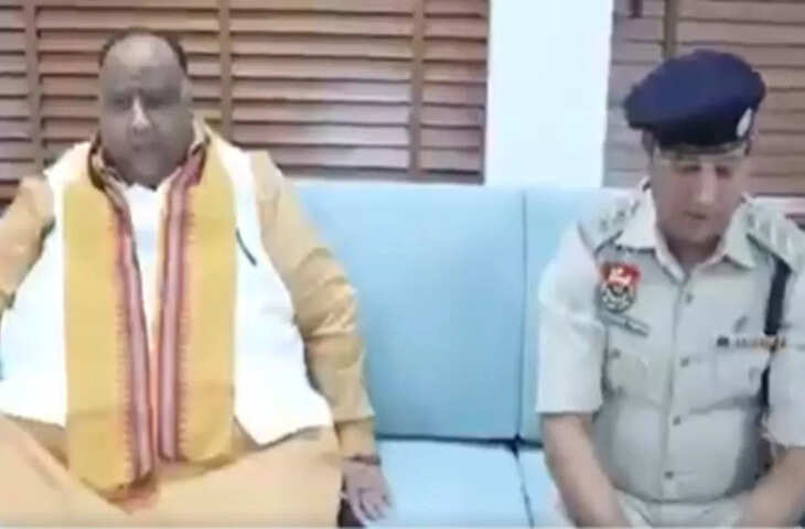 &lsquo;मुझे तुम पहचान नहीं पाए&rsquo; हरियाणा में BJP नेता ने DSP को सामने बैठाया, मंगवाई माफी-Video