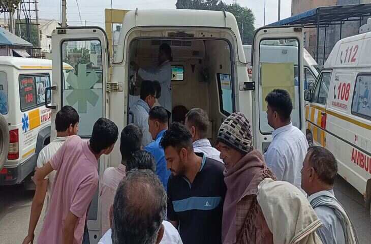 जींद में रोडवेज बस डिवाइडर से टकराकर पलटी, वीडियो में देखें 50 यात्री घायल; ड्राइवर पर वीडियो कॉल करने का आरोप