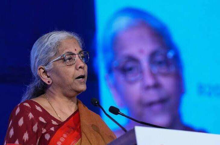 व्यापारी या ग्राहक किसे देनी होगी UPI&nbsp;ट्रांजैक्शन फीस ? वित्त मंत्री&nbsp;निर्मला सीतारमण ने दूर किया कंफ्यूजन