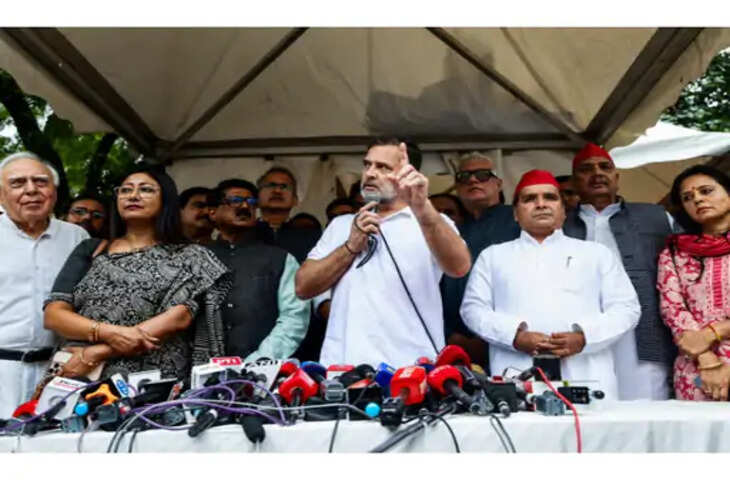 BREAKING:INDIA Alliance Protest: चुनाव आयोग के खिलाफ विपक्ष का शक्ति प्रदर्शन, आज &lsquo;सड़क पर संसद&rsquo;, कल रामलीला मैदान में बड़ी रैली