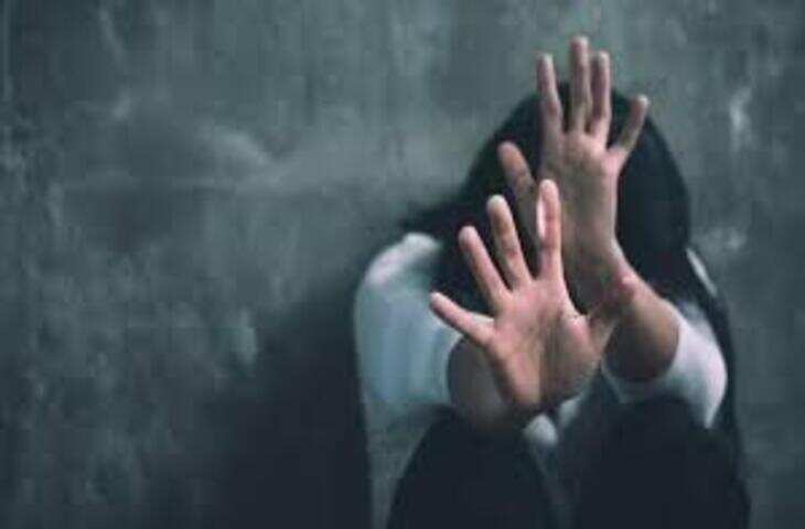 दोस्त ने बुलाया, फिर 10 साथियों के साथ मिलकर युवती के साथ किया गैंगरेप; 4 आरोपी गिरफ्तार