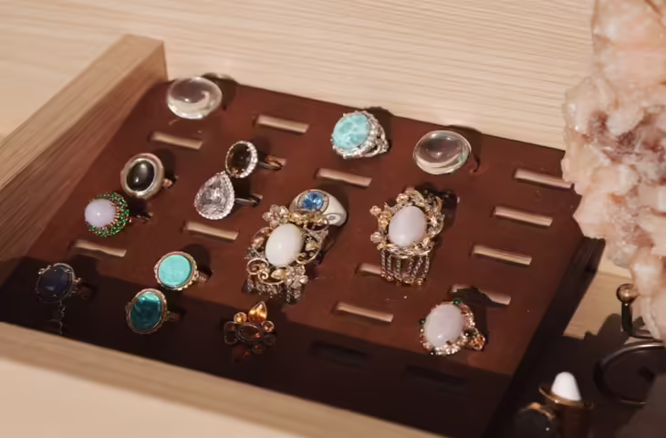 Most Expensive Gemstones: दुनिया के 5 सबसे महंगे और शक्तिशाली रत्न, इनकी कीमत करोड़ों में