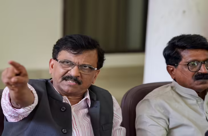 शिवसेना (UBT) में राजनीतिक हलचल तेज: बागी 6 सांसदों के शिंदे गुट में जाने की अटकलें, संजय राउत का बड़ा दावा