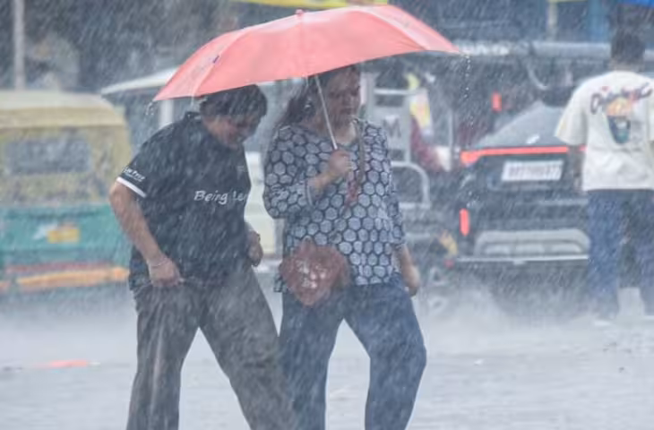 UP Weather Alert: आज बदलेगा मौसम का मिजाज, कई जिलों में गरज-चमक के साथ बारिश; तेज हवाओं का अलर्ट