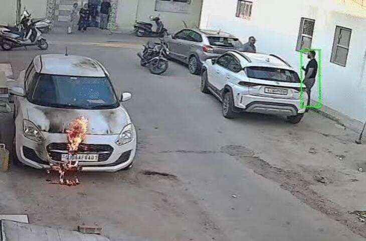 कार के सायरन से परेशान पड़ोसी ने पेट्रोल डालकर लगाई आग: गुजरात के मोरबी में वारदात, आरोपी ने खुद मोबाइल से बनाया वीडियो; CCTV में कैद हुई घटना