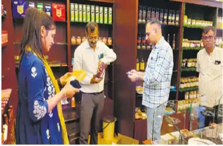 जयपुर में त्योहारों पर मिलावट रोकने के लिए खाद्य सुरक्षा टीम की कार्रवाई, ड्राई फ्रूट्स और मिठाइयों के नमूने लिए
