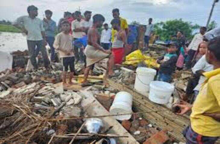 पोरसा में भीषण आंधी ने मचाई तबाही, स्नैक्स निर्माण प्लांट ध्वस्त, 55 लाख रुपये से अधिक नुकसान का अनुमान