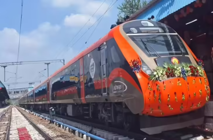 वंदे भारत एक्सप्रेस में सफर करने वालों के लिए बड़ी खुशखबरी, अब टिकट मिलेगा ट्रेन चलने से पहले इतने समय तक