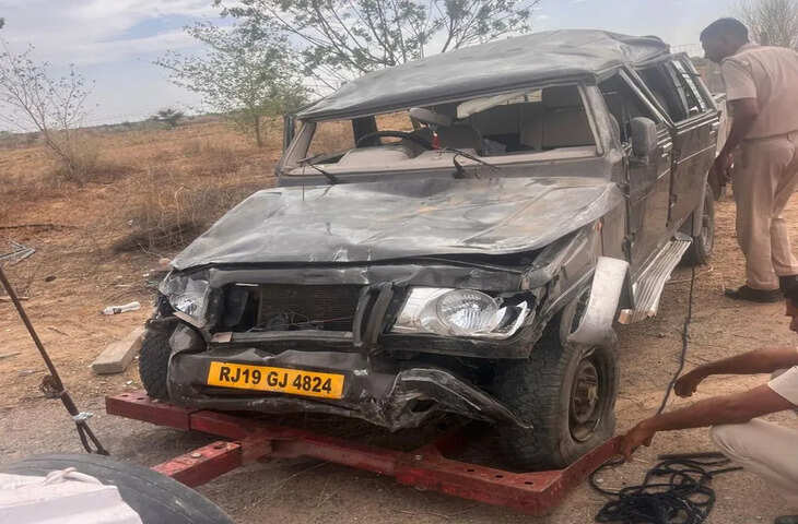 पोकरण में राष्ट्रीय राजमार्ग पर कार पलटी, 2 चचेरे भाइयों की मौत, 7 घायल