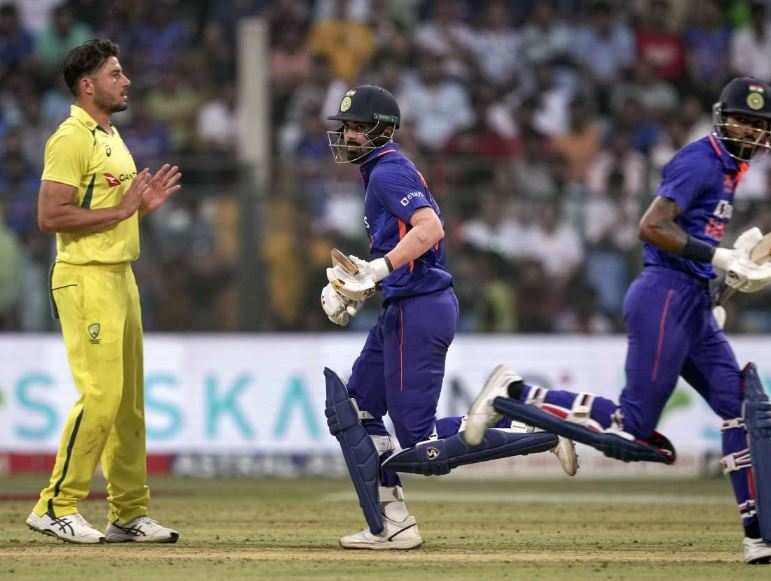 ind vs aus--1-1-11010111.JPG