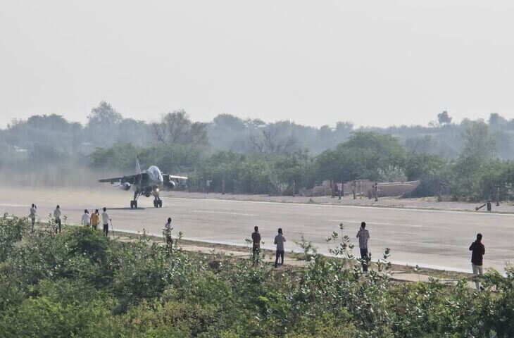 जोधपुर में देर रात गूंजा तेज धमाका, लोगों में दहशत, फुटेज में देखें एयरफोर्स जेट का सोनिक बूम निकला वजह