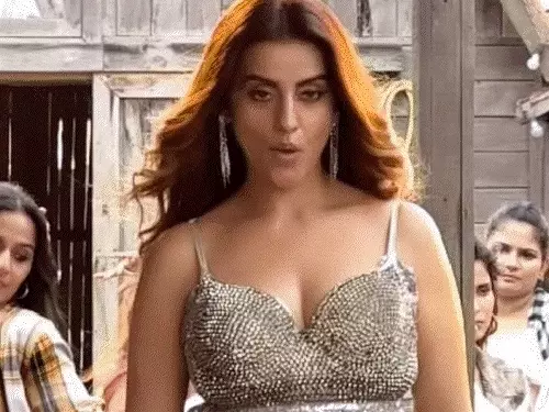 अक्षरा सिंह ने शादी को लेकर दिया बड़ा बयान, बोलीं- इतनी खबरें सुन रही हूं कि डर लगने लगा है; पवन सिंह को किया सपोर्ट
