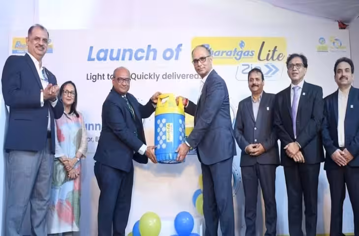 अब मिलेगा 10 किलो का छोटा सिलेंडर, कम खपत वालों के लिए बड़ी सुविधा; जानें बुकिंग से लेकर कीमत तक सबकुछ&nbsp;