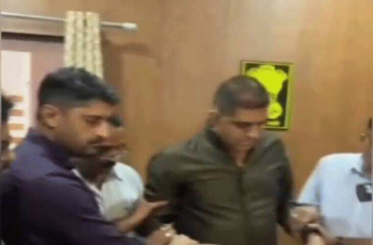 सांभरलेक थाने का SHO राममिलन मीणा निकला करोड़पति, फुटेज में देंखे बैंक लॉकर में मिले 42 लाख के गहने; विला और कार भी बरामद