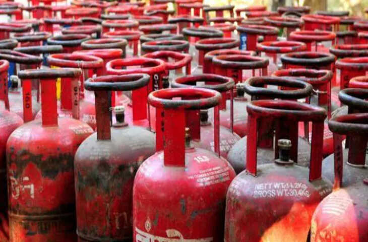 आज LPG सिलेंडर भरवाने में कितना आएगा खर्च? जानिए घरेलू और कमर्शियल गैस सिलेंडर की नई कीमतें