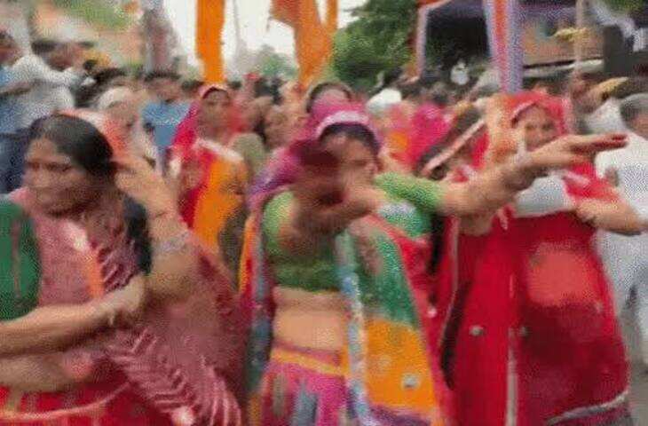 जयपुर से डिग्गीपुरी के लिए रवाना हुई 61वीं लक्खी पदयात्रा, वीडियो में जाने 5 दिन में 75 किमी पैदल चलेंगे श्रद्धालु