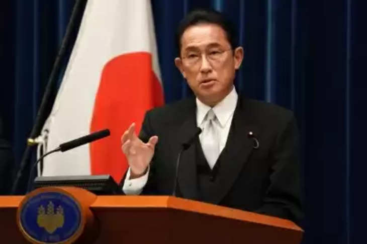 चाइल्ड केयर लीव बेनिफिट्स बढ़ाने का जापान के PM का संकल्प