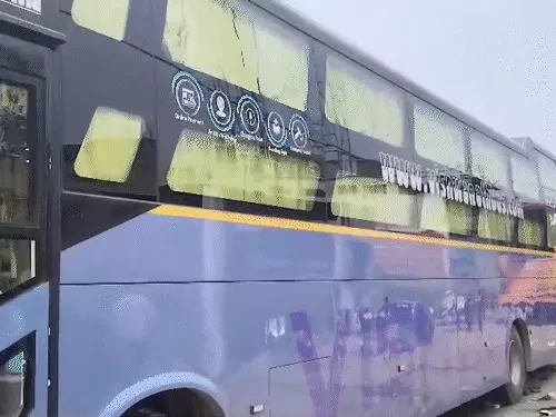 Delhi Crime: चलती स्लीपर बस में 16 साल की छात्रा से गैंगरेप का आरोप, ड्राइवर-कंडक्टर गिरफ्तार