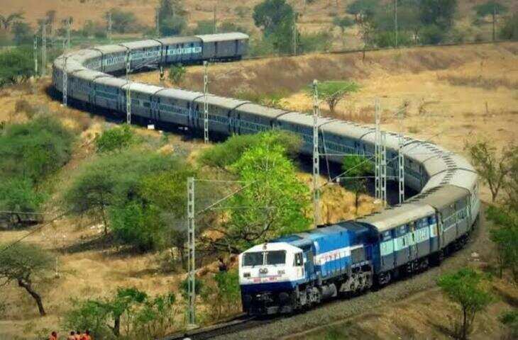 मुंबई लोकल में भीड़ से मिलेगी राहत? चर्चगेट से विरार तक जमीन के नीचे दौड़ सकती हैं ट्रेनें, रेलवे ने शुरू की तैयारी