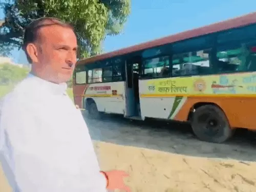 मेरठ में MDA के खिलाफ किसानों का धरना 38वें दिन भी जारी, अस्थायी बस अड्डे से रोडवेज ने वापस बुलाईं बसें