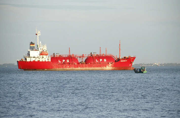 भारत के लिए राहत की खबर: ईरान ने होमुर्ज स्ट्रेट से 2 LPG टैंकर की आवाजाही की अनुमति दी, संकट में बड़ी राहत&nbsp;