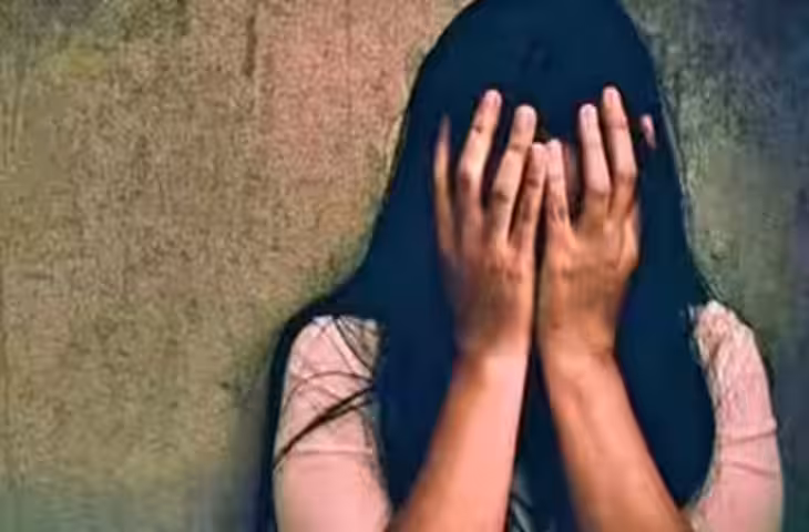 फिर शर्मसार हुई दिल्ली: सोशल मीडिया फ्रेंड ने होटल बुलाकर नाबालिग से किया रेप, आरोपी की तलाश जारी