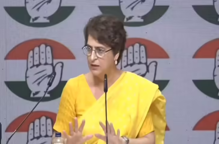 लोकसभा में संविधान संशोधन बिल गिरा, वीडियो में देंखे प्रियंका गांधी ने सरकार पर साधा निशाना