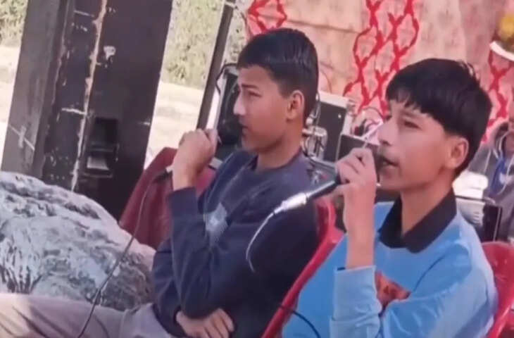 लड़कों की कमेंट्री का वीडियो हुआ वायरल, लोगों ने कहा- &lsquo;ऐसी कमेंट्री पहले कभी नहीं सुनी&rsquo;