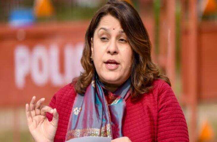 वीडियो में देखे चुनाव आयोग की प्रेस कॉन्फ्रेंस ने बाद&nbsp;कांग्रेस का पलटवार, सुप्रिया श्रीनेत बिली - 'ज्ञानेश कुमार जी! कितनी भद्द पिटवाएँगे ECI की' ?