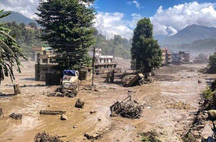 नेपाल में तबाही के बाद यूपी में हाई अलर्ट, गंडक-नारायणी के बढ़ते जलस्तर से बढ़ी चिंता