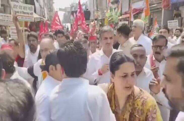 Haryana News: फरीदाबाद में कांग्रेस की दो महिला नेताओं के बीच थप्पड़बाजी, वोट चोरी के खिलाफ प्रदर्शन के दौरान हुआ विवाद