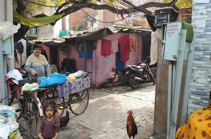 3000 की आबादी और सिर्फ एक पब्लिक टॉयलेट&hellip; नर्क से कम नहीं कानपुर के इस इलाके के लोगों का जीवन