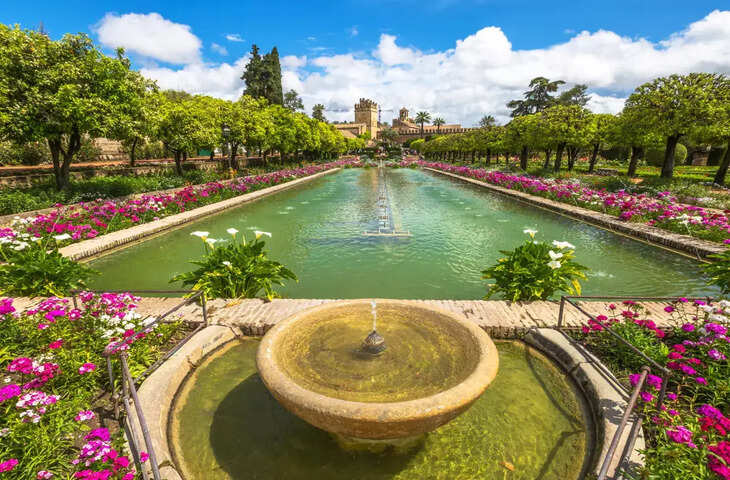 जयपुर के&nbsp;सिसोदिया रानी बाग में दिखती है राधाकृष्ण की अमर प्रेम गाथा, वायरल फुटेज में करे इस&nbsp;शाही बगिया की वर्चुअल सैर&nbsp;