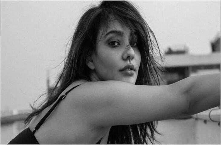 Neha Sharma का वायरल वीडियो असली या फेक? Exclusive Content के बीच इंटरनेट पर मचा हंगामा