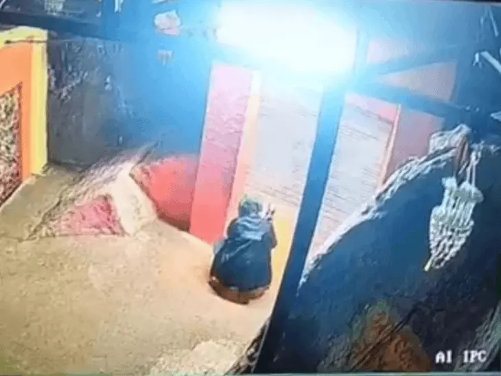 अबार माता मंदिर में चोरी की कोशिश नाकाम, चौकीदारों ने आरोपी को दबोचा
