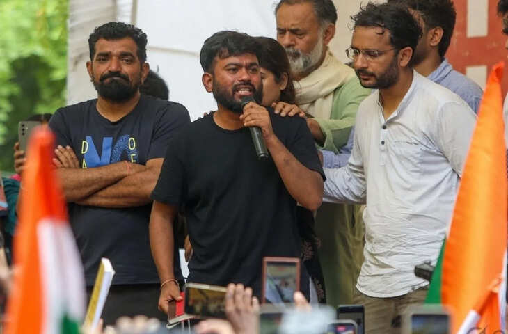 गिरफ्तारी के बाद पुलिस छावनी में बदले ठिकाने: जानिए अभिजीत दीपके और उनके साथियों को कहाँ ले गई दिल्ली पुलिस, सामने आई अंदर की बात ​​​​​​​​​​​​​​