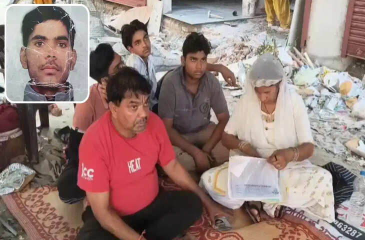 वृंदावन में लापता बेटे की तलाश में धरने पर बैठे माता-पिता से मारपीट का आरोप, केलि कुंज आश्रम के बाहर हंगामा