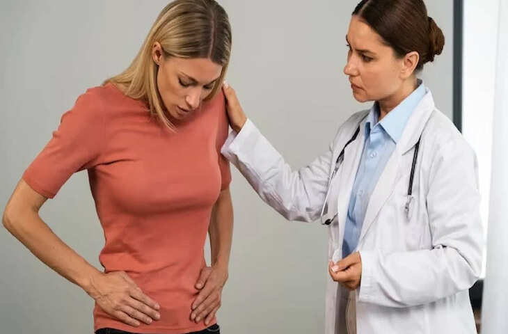 Cervical Cancer के इन लक्षणों को नजरअंदाज करना पड़ सकता है भारी, जानिए महिलाओं को क्यों है ज्यादा खतरा ?