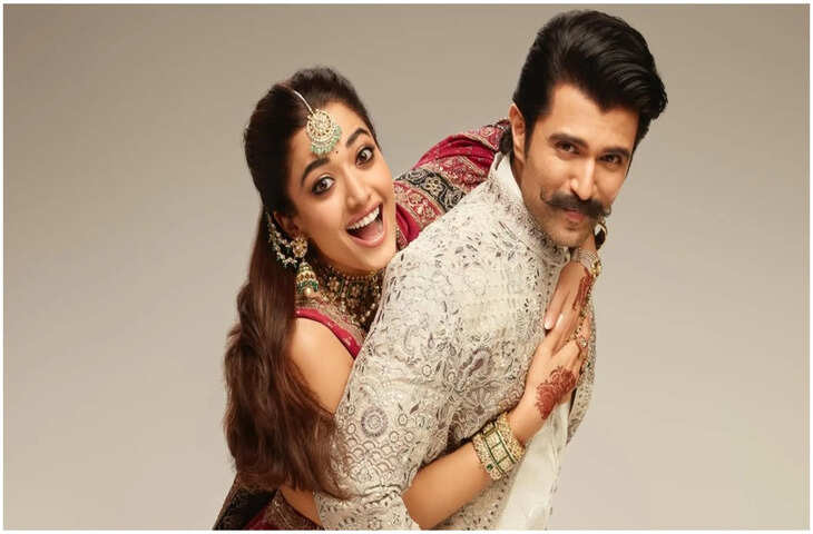 हनीमून पर रोमांस में डूबे Rashmika Mandanna और Vijay Deverakonda, सोशल मीडिया पर वायरल हो रही तस्वीरें&nbsp;