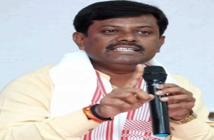  पथराव की घटना में मृत अतुल सोना के परिजनों 