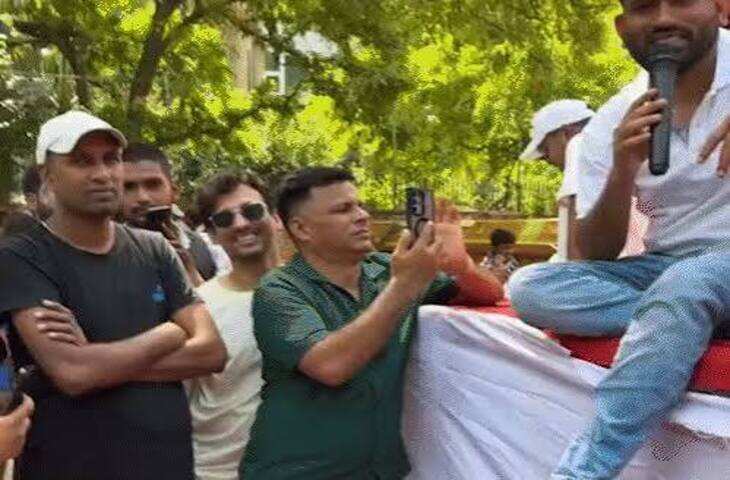 जंतर-मंतर पहुंचे पंजाबी सिंगर काका, वीडियो में देंखे पेपर लीक और बेरोजगारी के खिलाफ आंदोलन को दिया समर्थन