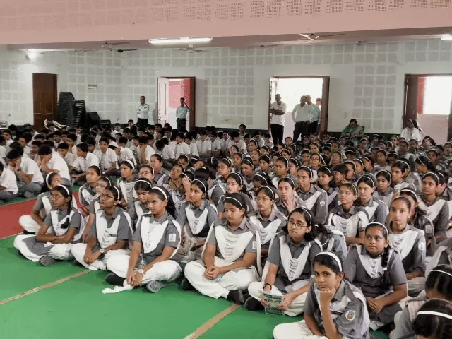 &lsquo;जो अच्छा महसूस कराए वो गुड टच&rsquo;, अजीब लगे तो बैड टच; बच्चों को पॉक्सो एक्ट की भी दी जानकारी