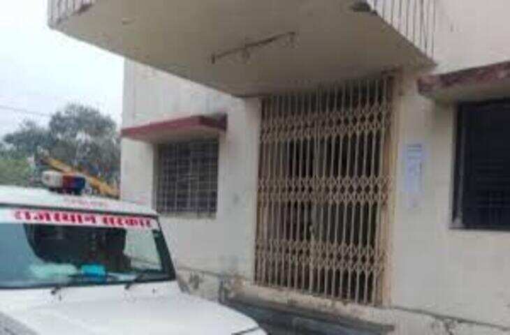 स्कूल में छात्र से मुर्गा कटवाने वाला टीचर निलंबित, वीडियो में जानें विभागीय छवि खराब करने का लगा आरोप